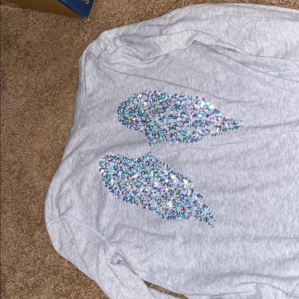 sweatshirt